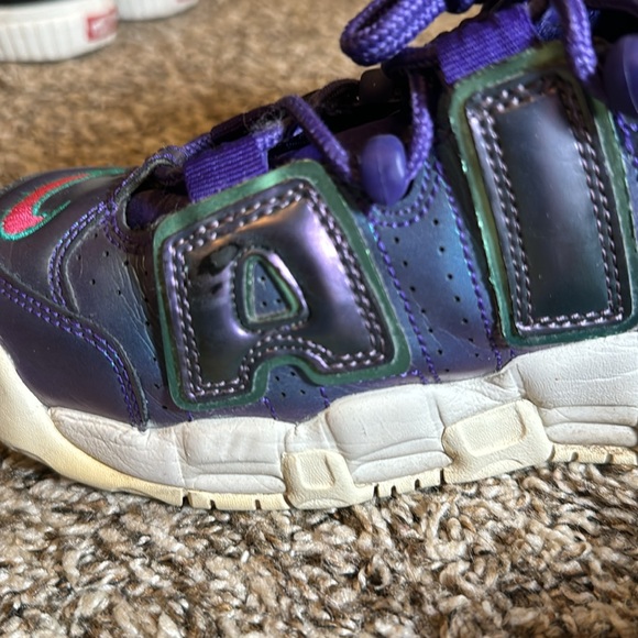Air More Uptempo GS 'Iridescent Purple - Picture 5 of 9